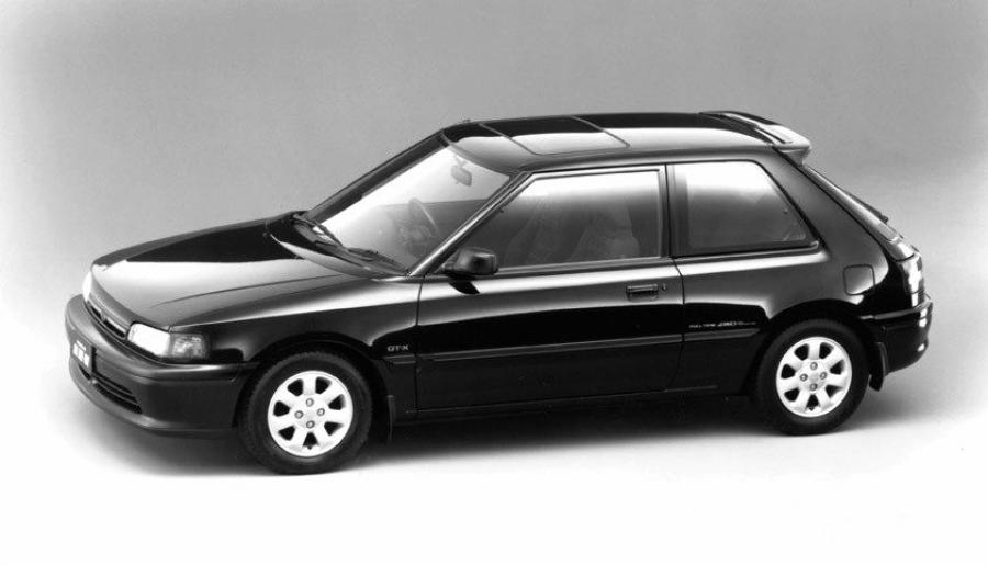  Mazda Familia GT-X 4WD 1992 года  (фото 2 из 3)
